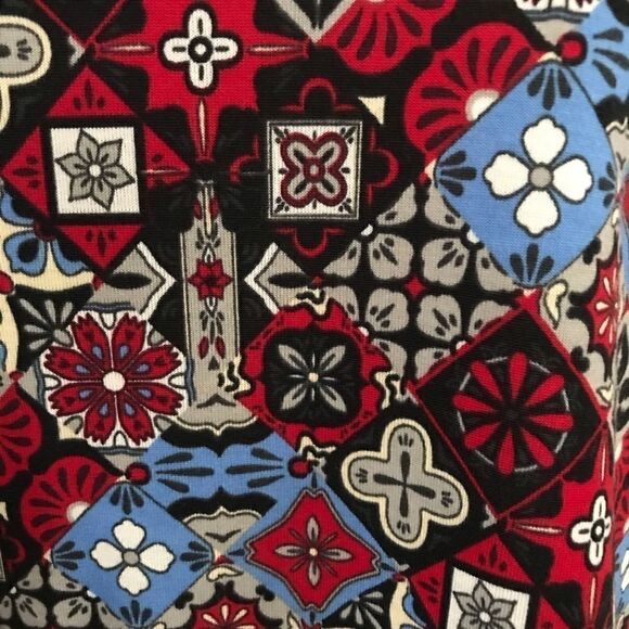 LuLaRoe Classic Tee  - Picture 4 of 5